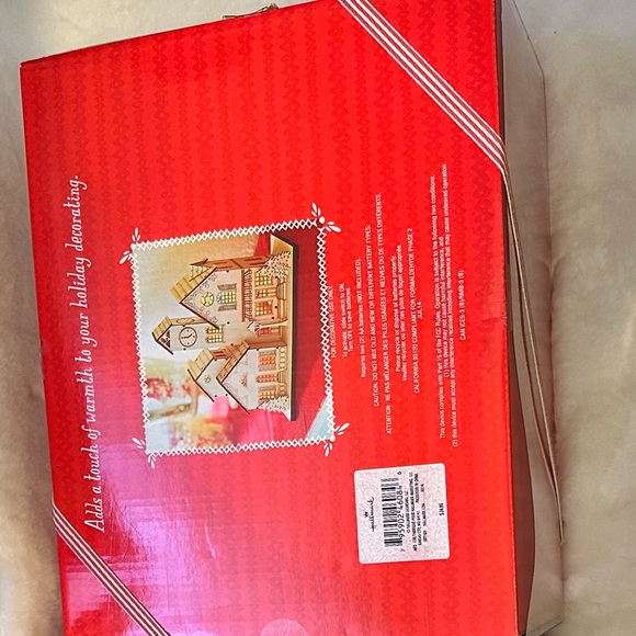 Beautiful piece for your holiday decorations! - Picture 3 of 4